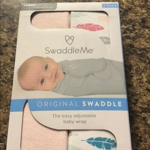 Brand New in Box 2 SwaddleMe Swaddles